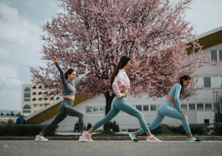 女性修身运动背心